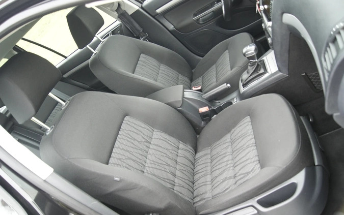 Skoda Octavia cena 21500 przebieg: 275744, rok produkcji 2009 z Rawicz małe 352